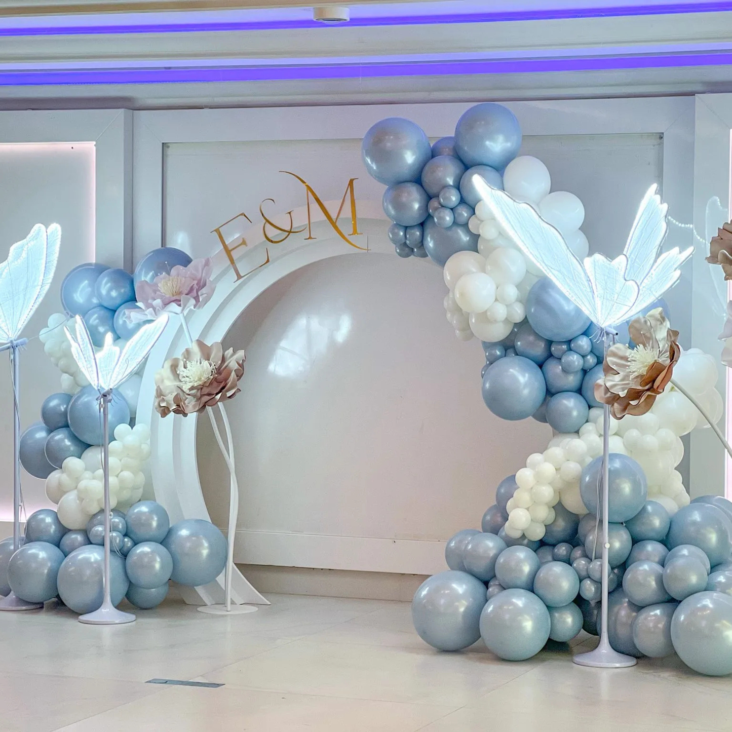 Dekorativni 3D portal P4 – Krog z LED osvetlitvijo in zadnjo steno