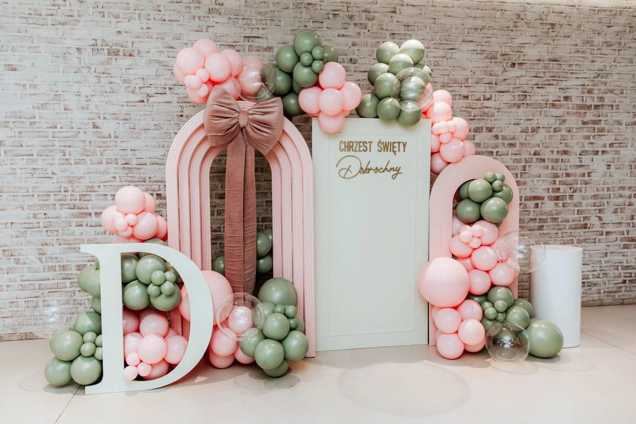  Mur de décoration avec moulures S13